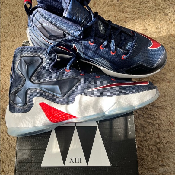 New- youth Nike LeBron James XIII (GS) with box (make offer) - Picture 3 of 7